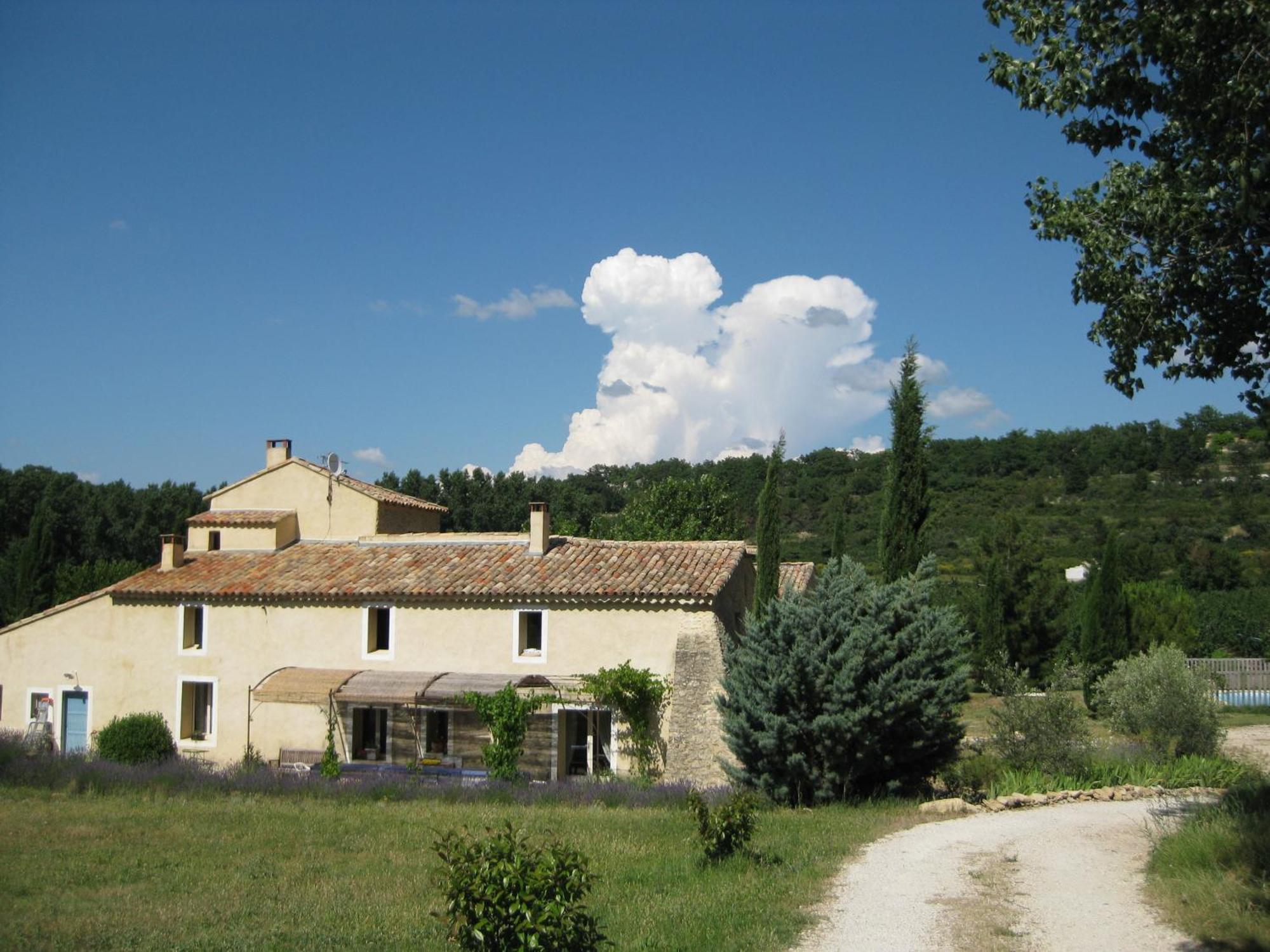 Holiday home Aux Tournesols Malaucene